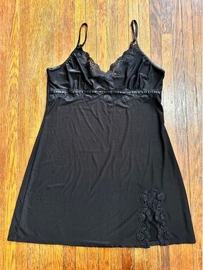 Women’s Medium Simple Pleasures Black Slip Nightgown Pajamas